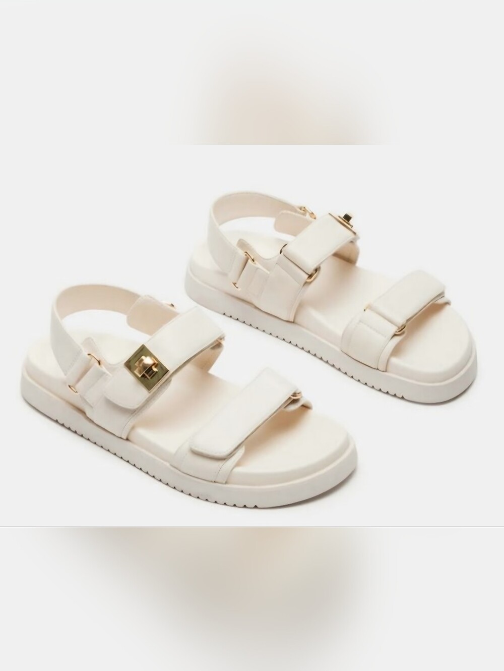 Steve Madden Women's Mona Sandals Off White with Gold Hardware Size 9.5 NWOT